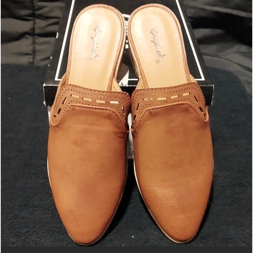 Quips Tuxedo 105X Cognac Burnish Mule Flats